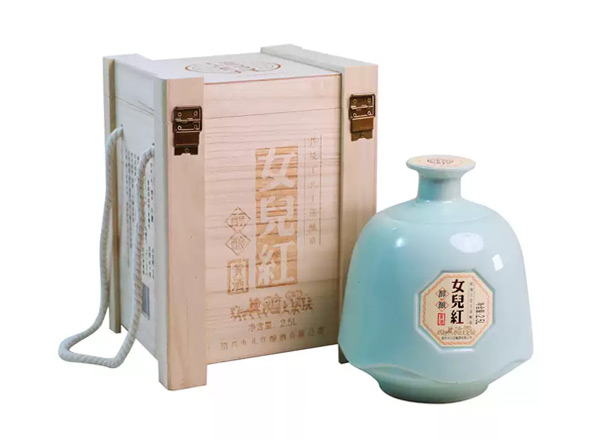 本溪回收绍兴女儿红黄酒醇酿花雕酒木质礼盒2.5L坛装黄酒